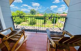 Casa De Las Rosas Volcan Arenal
